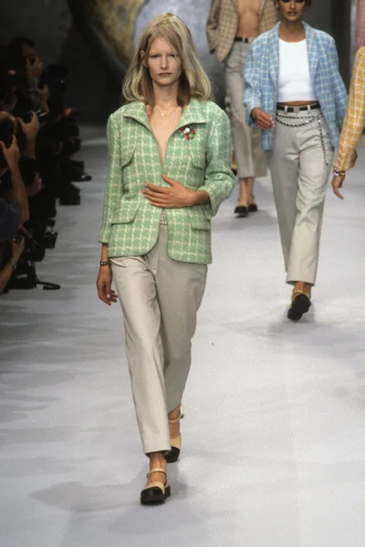 Look 2